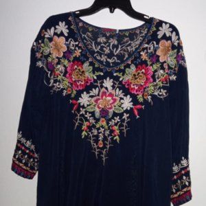 ELEGANT!! JOHNNY WAS Tunic Floral Embroidery Dark Blue Size Large 3/4 Sleeve EUC
